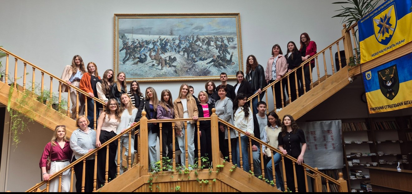 Екскурсія у Львівську національну наукову бібліотеку імені В.Стефаника.jpg